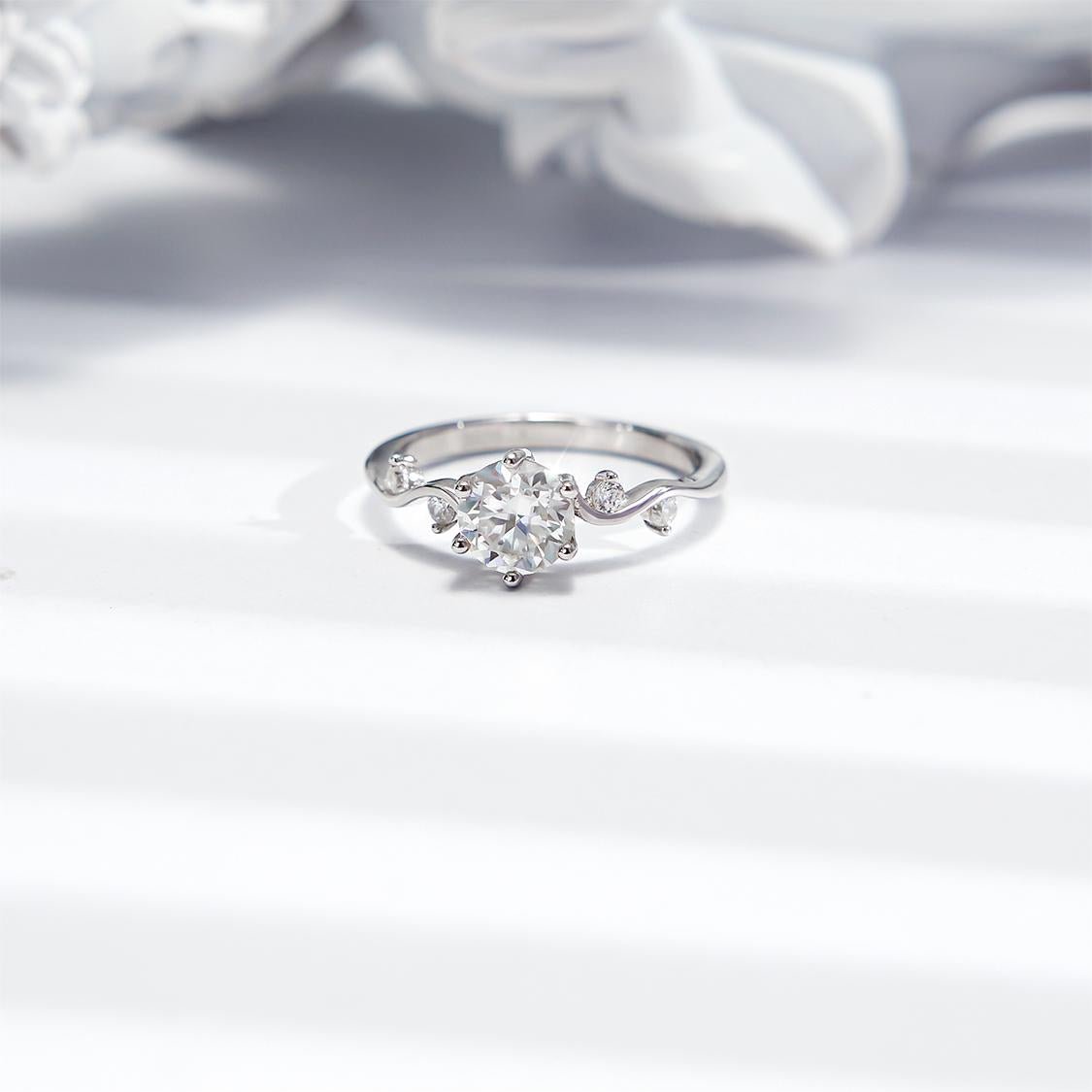 【845】1CT Synthetic Moissanite Twist Ring - Queenou Jewelry